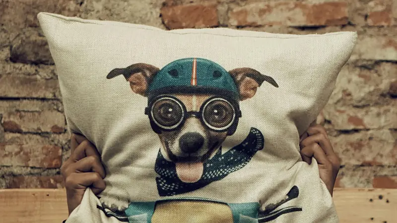 Poduszka z własnym nadrukiem jako personalizowany gadżet dla firm